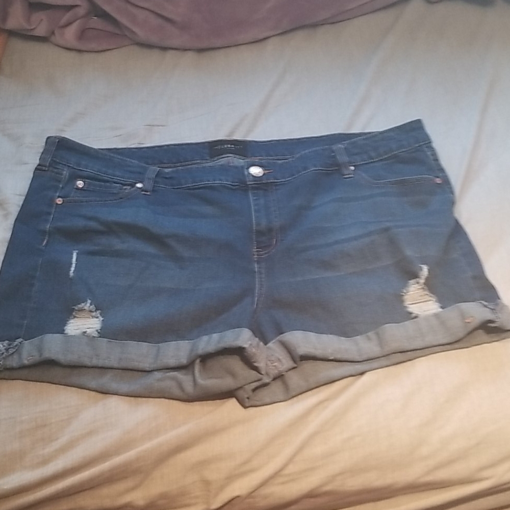Celebrity Pink Cuffed Jean Shorts in 22